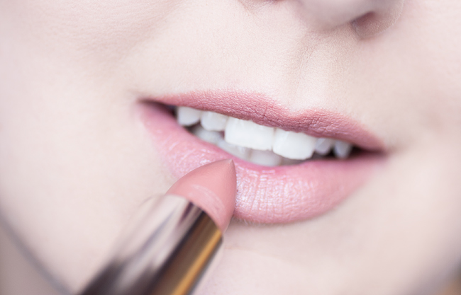 Maybelline Color Sensational Lipstick 715 Choco Cream molkan skönhetsblogg