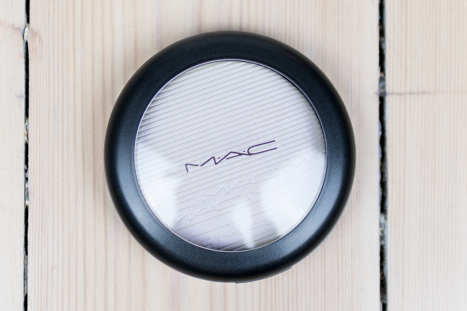 mac extra dimension skinfinish soft frost