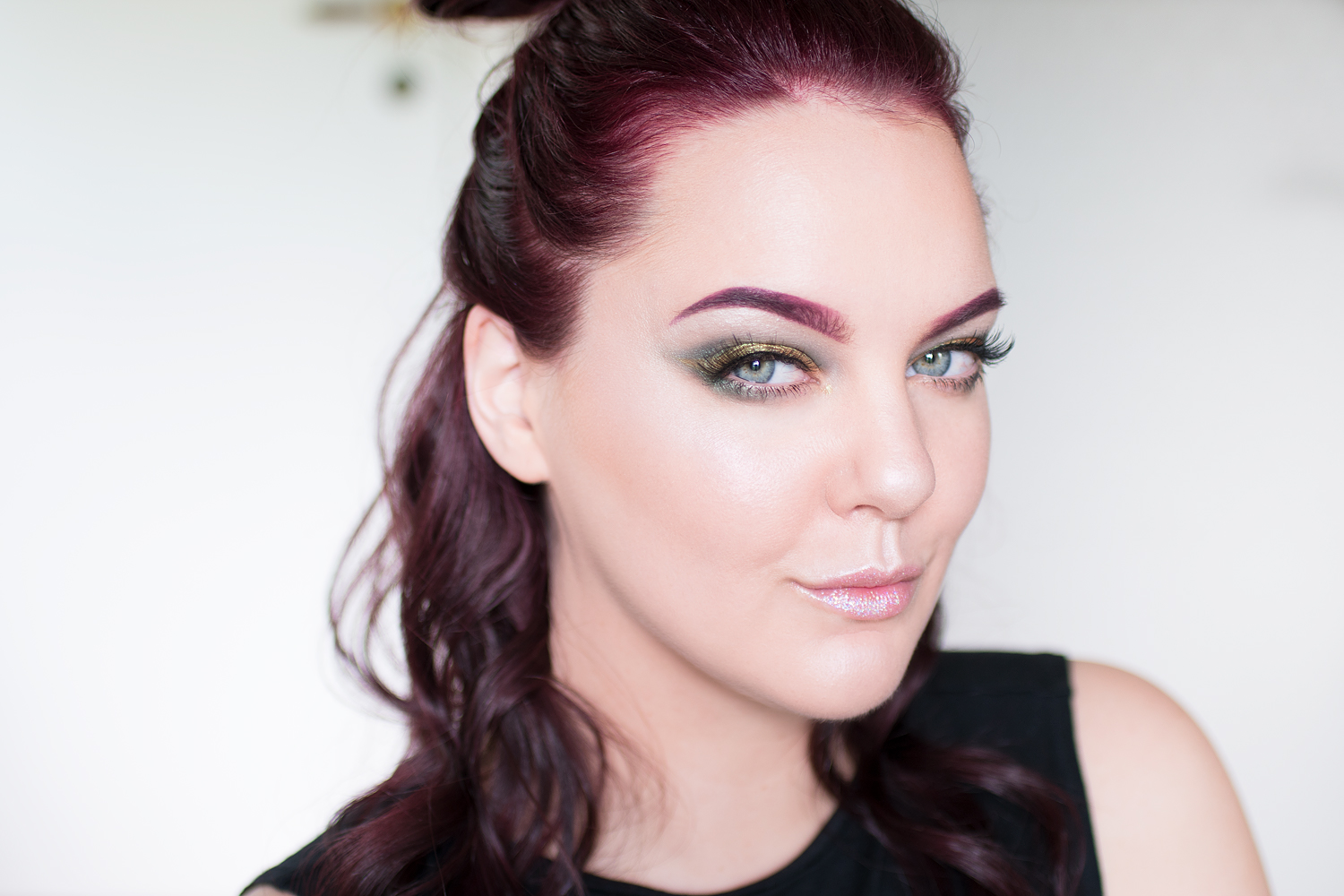 motd summer vibes makeup green