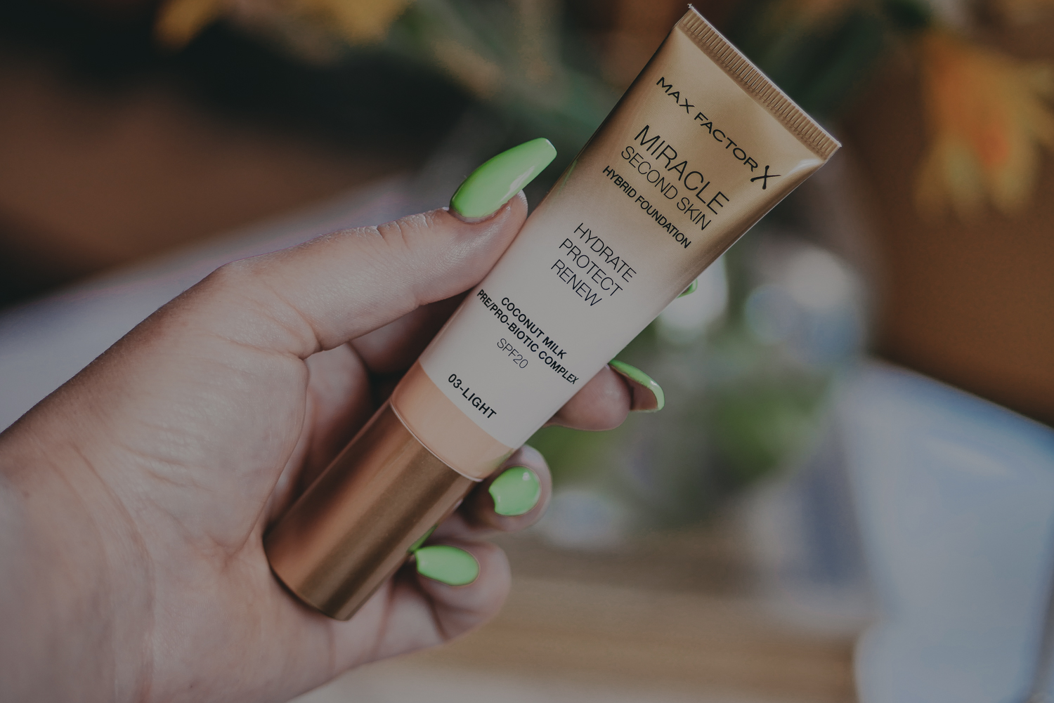max factor miracle second skin hybrid foundation